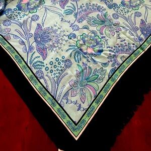 NWT Talbot’s Floral Patterned Scarf with Navy Border